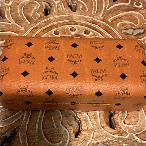 MCM sunglasses case - Picture 5 of 5